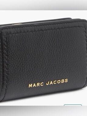 Marc Jacobs Groove Genuine Pebble Leather Compact Wallet
